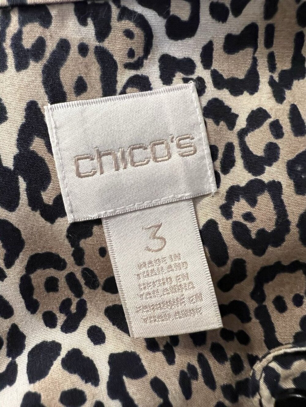 Chico’s No Iron Animal Print Shirt Size 3 Leopard Button Front Cotton Blouse - Picture 7 of 9